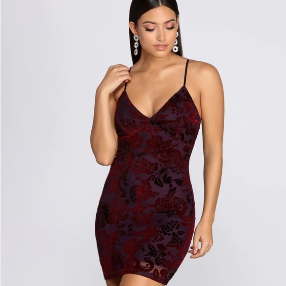 Windsor maroon mini dress - Picture 2 of 5